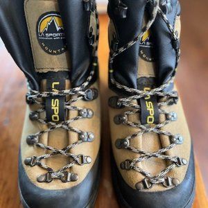 New/Never Worn La Sportiva Makalu Mountaineering Boot - Men's, US 10